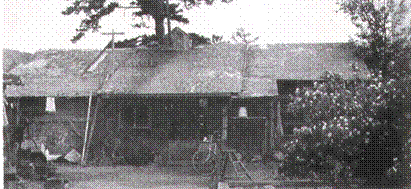 昭和43年頃まで残っていた入植時のおもむきを残す居宅の写真